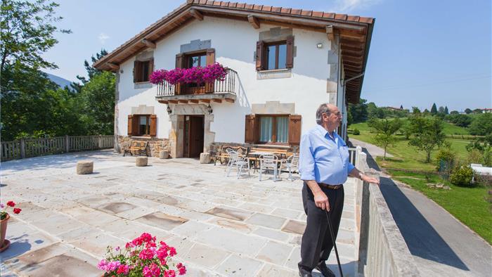 Fachada casa rural Arregi 2 en gipuzkoa