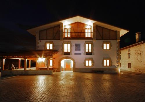 Fachada 1 agroturismo Endañeta Berri en Gipuzkoa