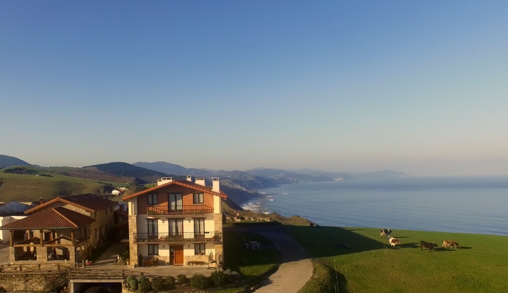 fatxada nekazalturismoa santa klara 2 Gipuzkoan