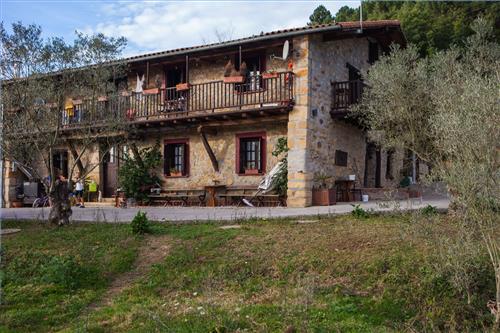Exterior agroturismo Larrabide en Gipuzkoa