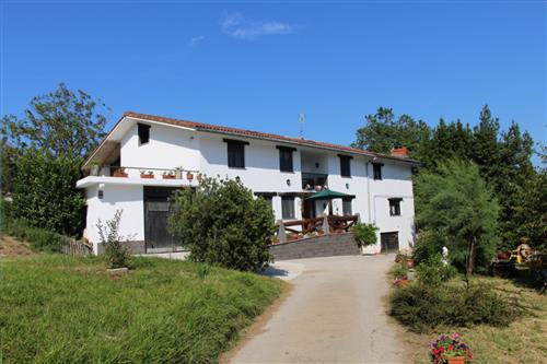 Fachada agroturismo balentziaga en Gipuzkoa