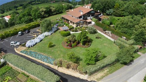 fachada agroturismo maddiola apart en Gipuzkoa