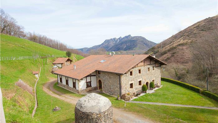 Fachada_agroturismo_Emieta_Oiartzun_Gipuzkoa_Nekatur