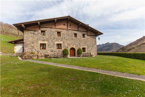 Fachada_agroturismo_Emieta_Oiartzun_Gipuzkoa_Nekatur