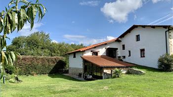 Fatxada_landa_etxea_Bidegurutzeta_Urnieta_Gipuzkoa_Nekatur