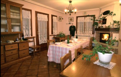 comedor agroturismo haundikoa en gipuzkoa