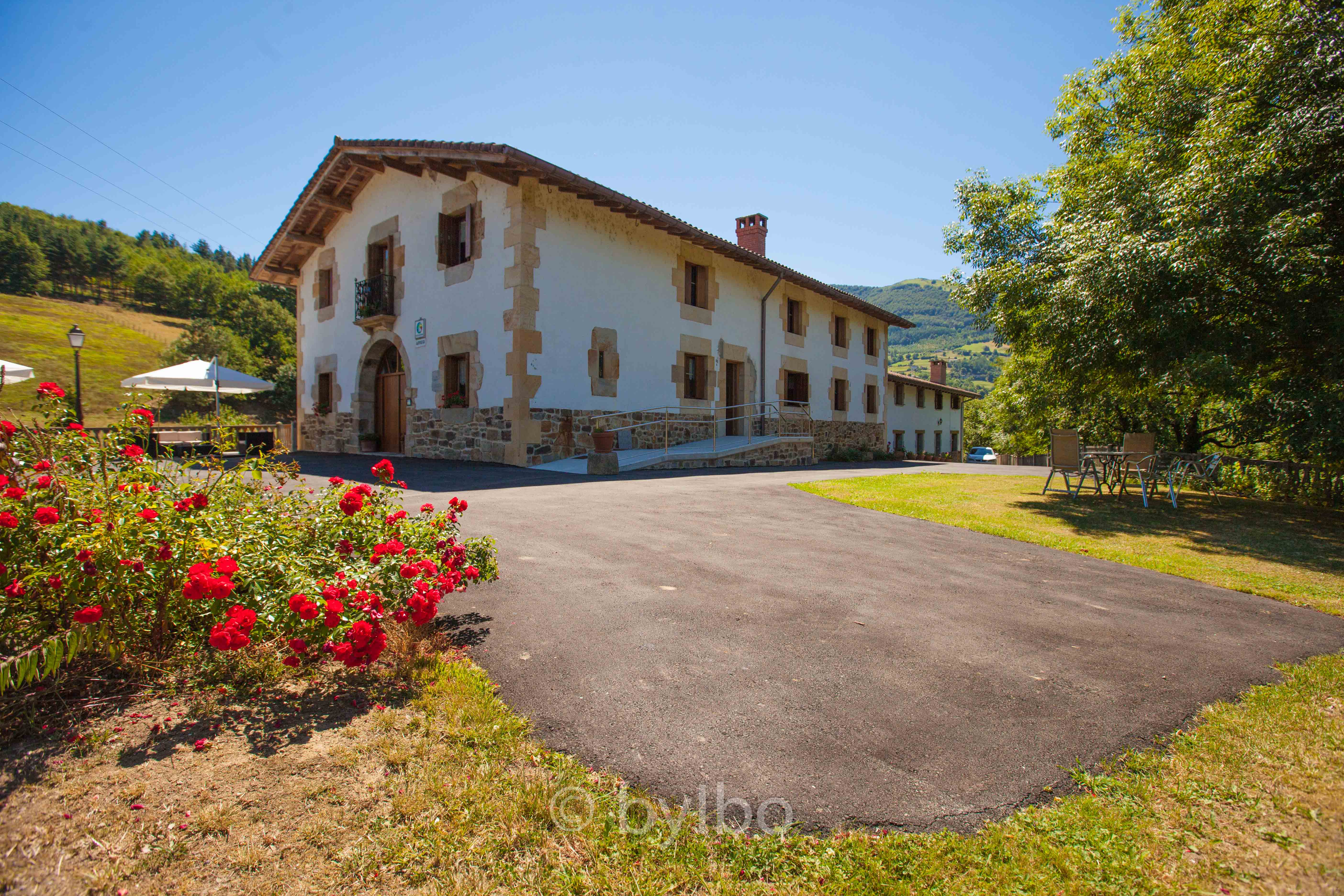 Fatxada nekazalturismoa Arregi Gipuzkoan