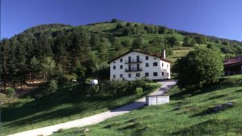fatxada nekazalturismoa alustiza gipuzkoan