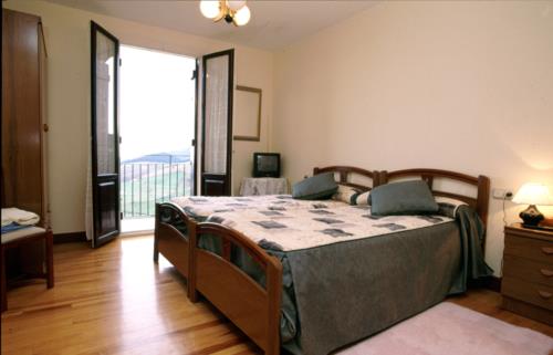 habitación doble agroturismo alustiza en gipuzkoa