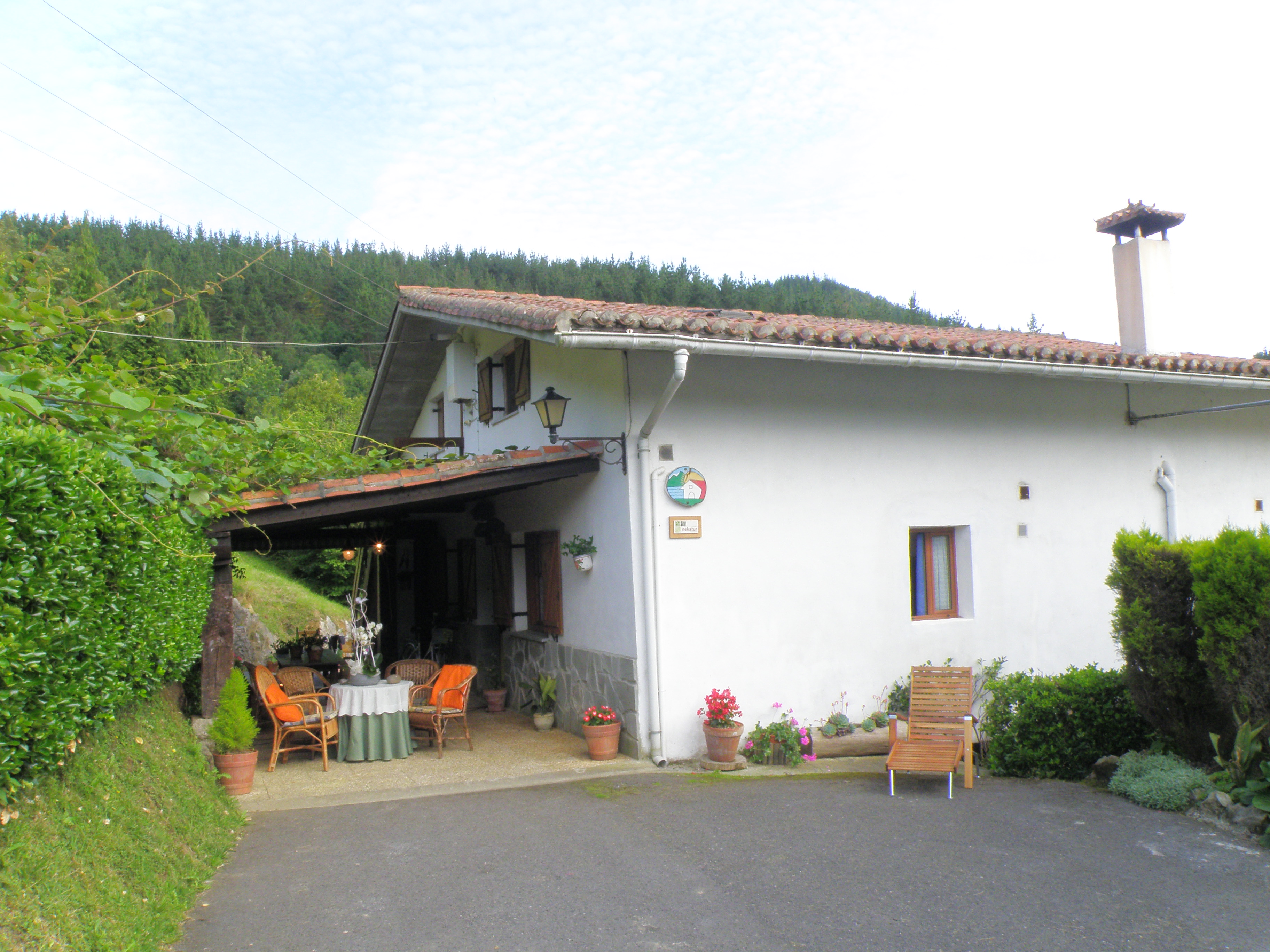 fatxada nekazalturismoa akuiola Bizkaian