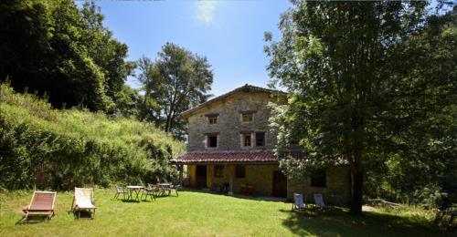 fachada agroturismo goikola en gipuzkoa