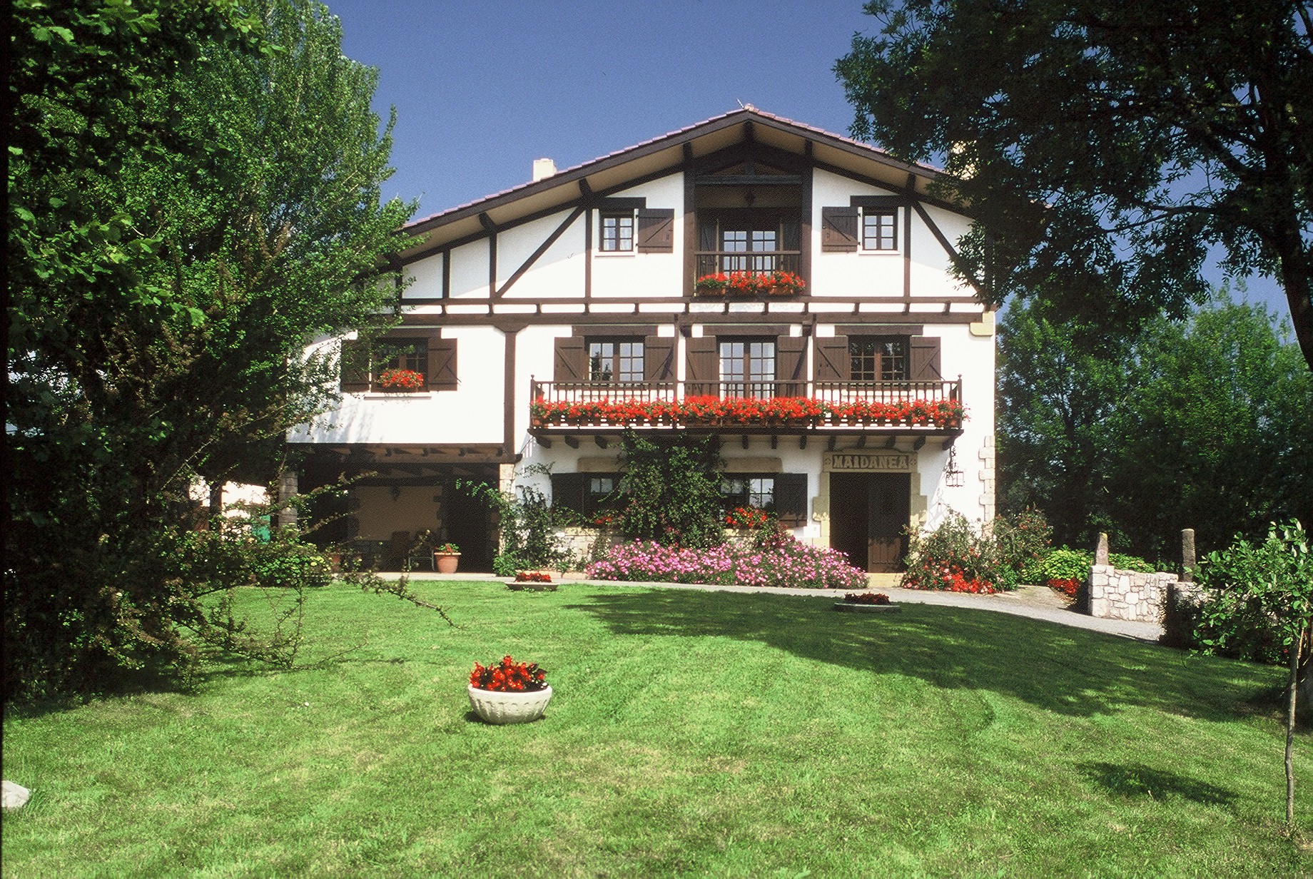 fatxada nekazalturismoa maidanea Gipuzkoan