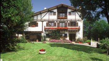 fatxada nekazalturismoa maidanea Gipuzkoan
