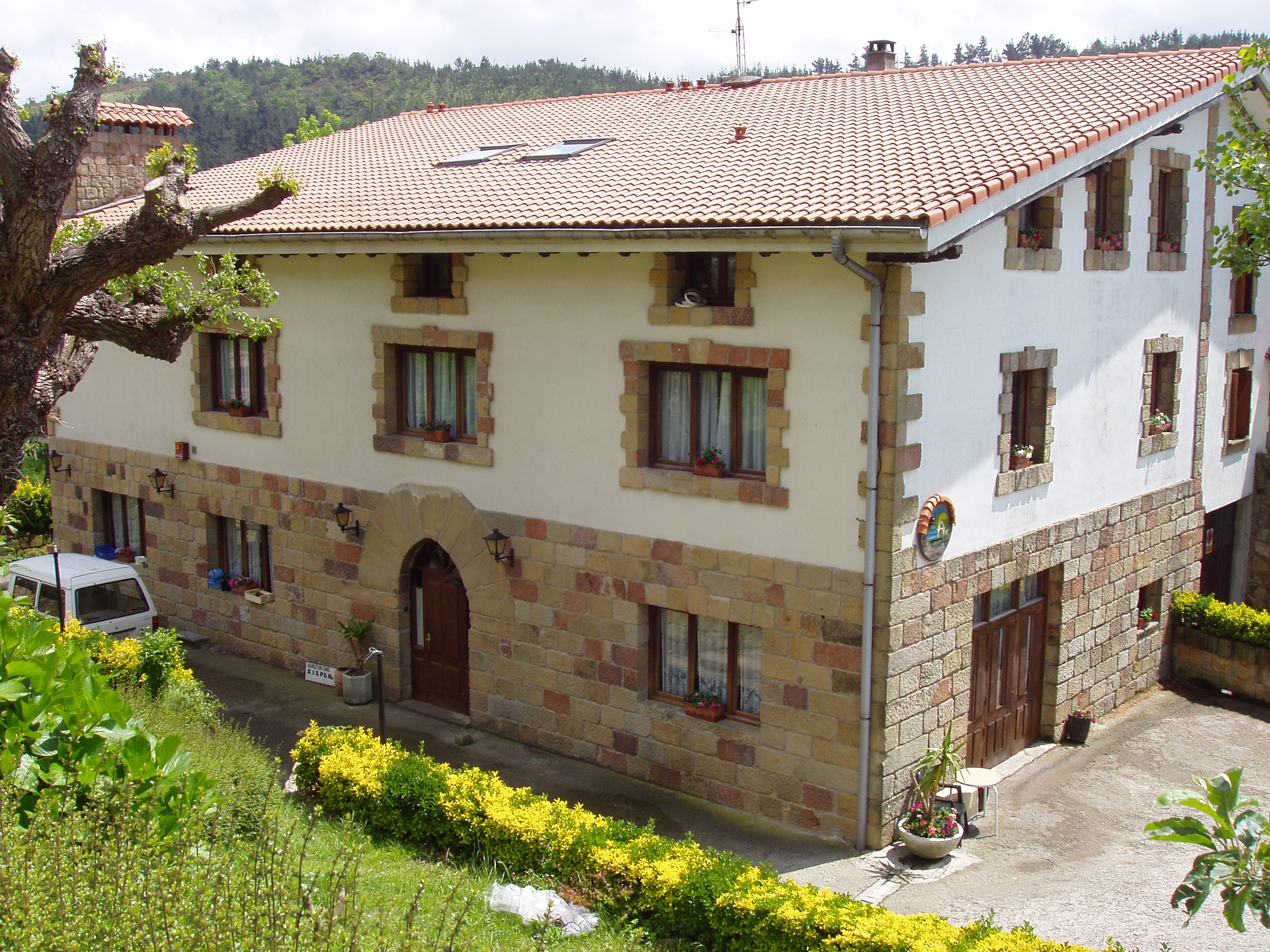 fatxada nekazalturismoa Aizperro Gipuzkoan