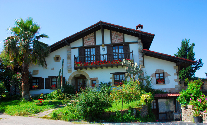 Fatxada landa-etxea Iketxe Gipuzkoan