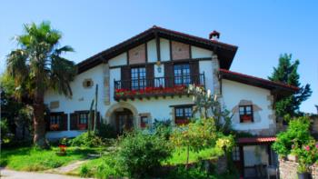 Fatxada landa-etxea Iketxe Gipuzkoan