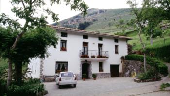 fatxada nekazalturismoa Arrasketa Gipuzkoan