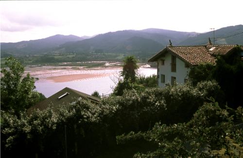 paisaje casa rural Ugalde Barri en Bizkaia
