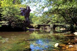 Puente Unanibi sobre el río Leitzaran