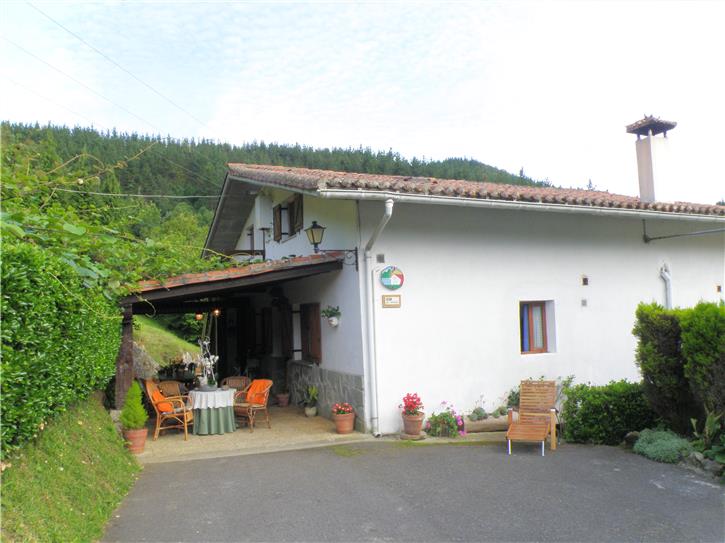 fatxada 1 nekazalturismoa akuiola Bizkaian