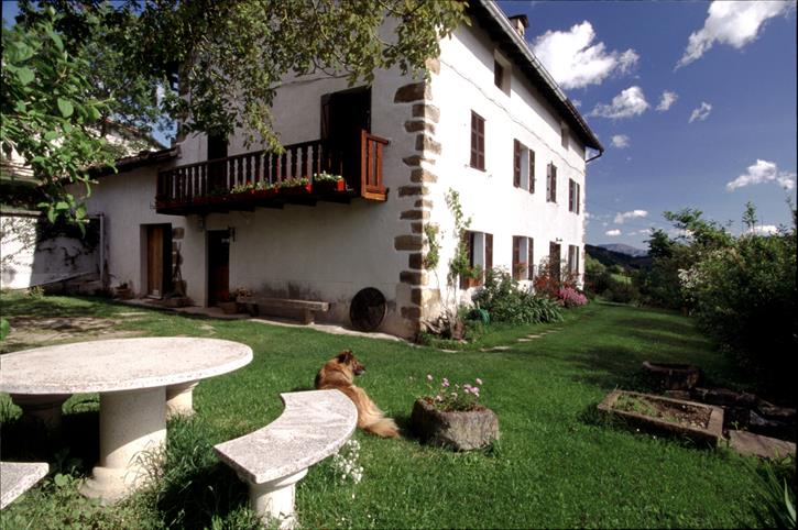 fatxada nekazalturismoa arrieta haundi gipuzkoan