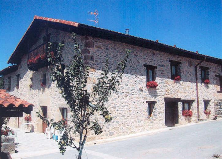 fatxada 1 landa-etxea izpiliku Araban