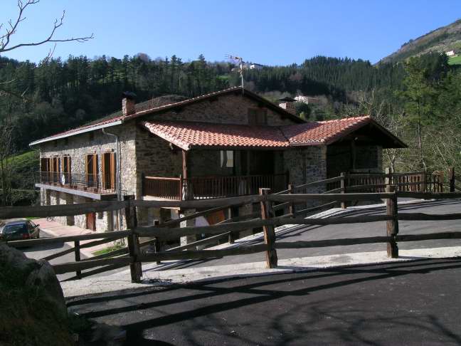 fatxada 1 nekazalturismoa Zulueta Gipuzkoan 