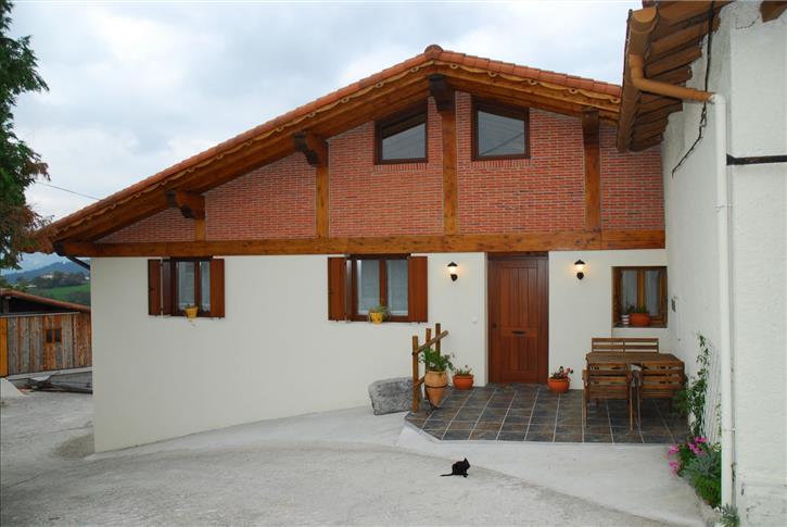 fatxada 1 nekazalturismoa Irizar Azpikoa Gipuzkoan