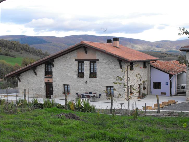 fatxada 1 nekazalturismoa la casa vieja Araban