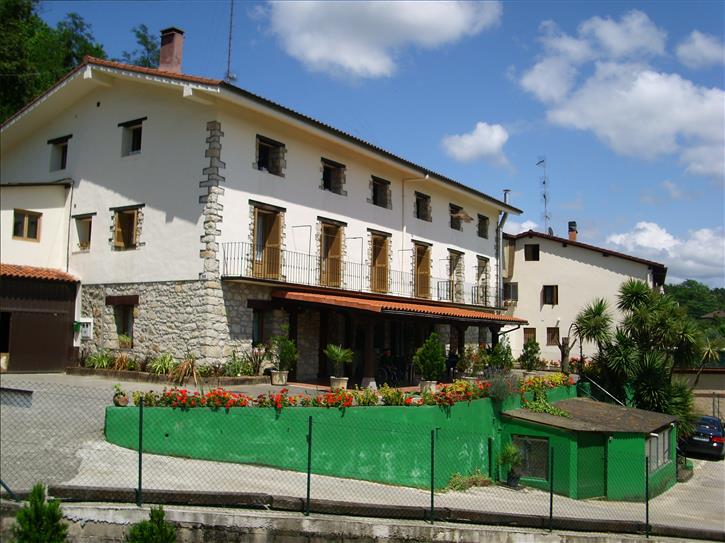 fatxada nekazalturismoa Laskin-Enea Gipuzkoan