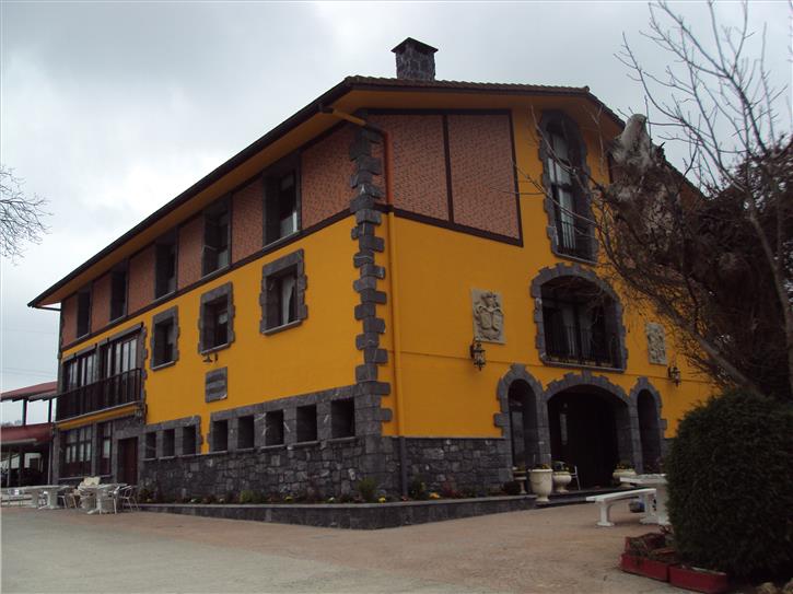 fatxada nekazalturismoa ibarrola txiki gipuzkoan