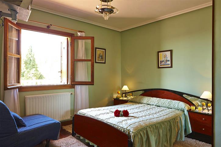 Habitación doble 2 agroturismo Kasa Barri en Bizkaia